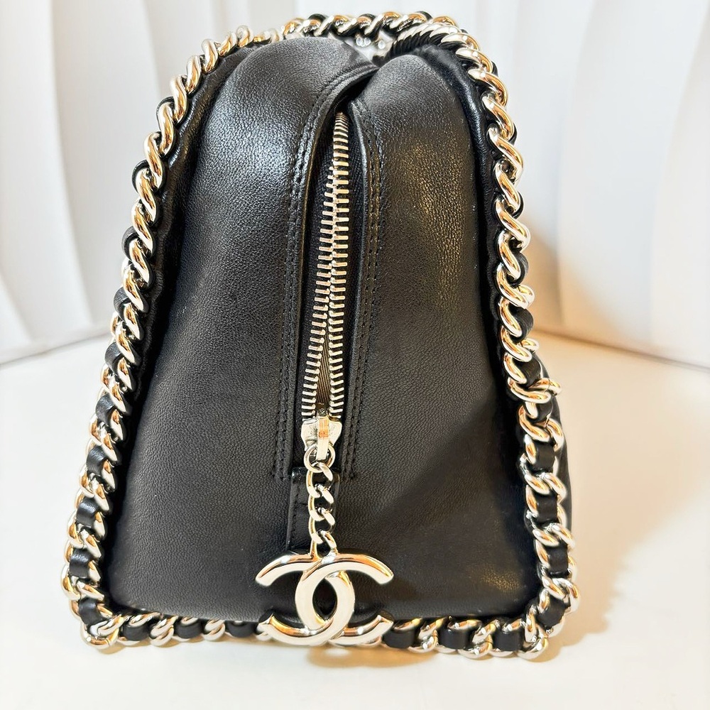 Chanel Black Quilted Leather Tote Bag with Chain Details - Picture 3 of 11